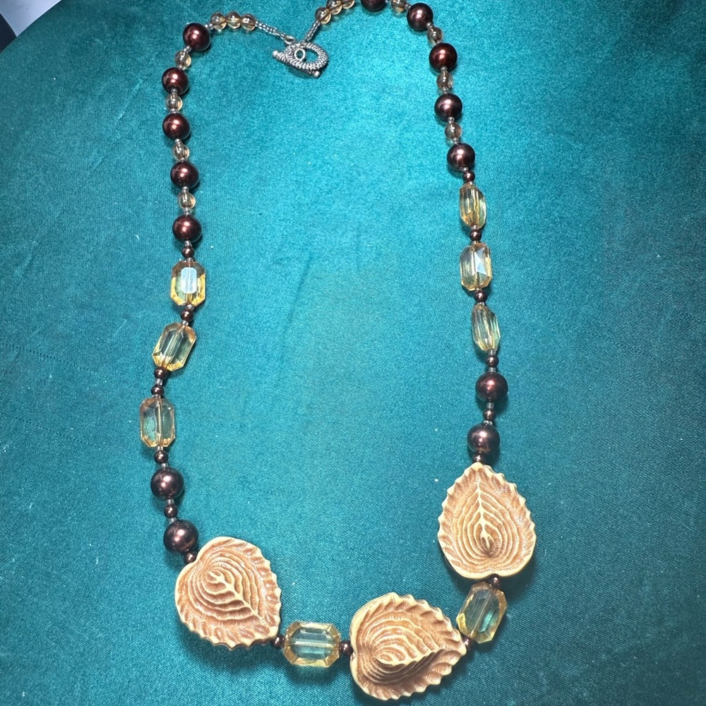 Vintage Beaded Necklace with Gold Tone Leaf Motif and Glass Beads